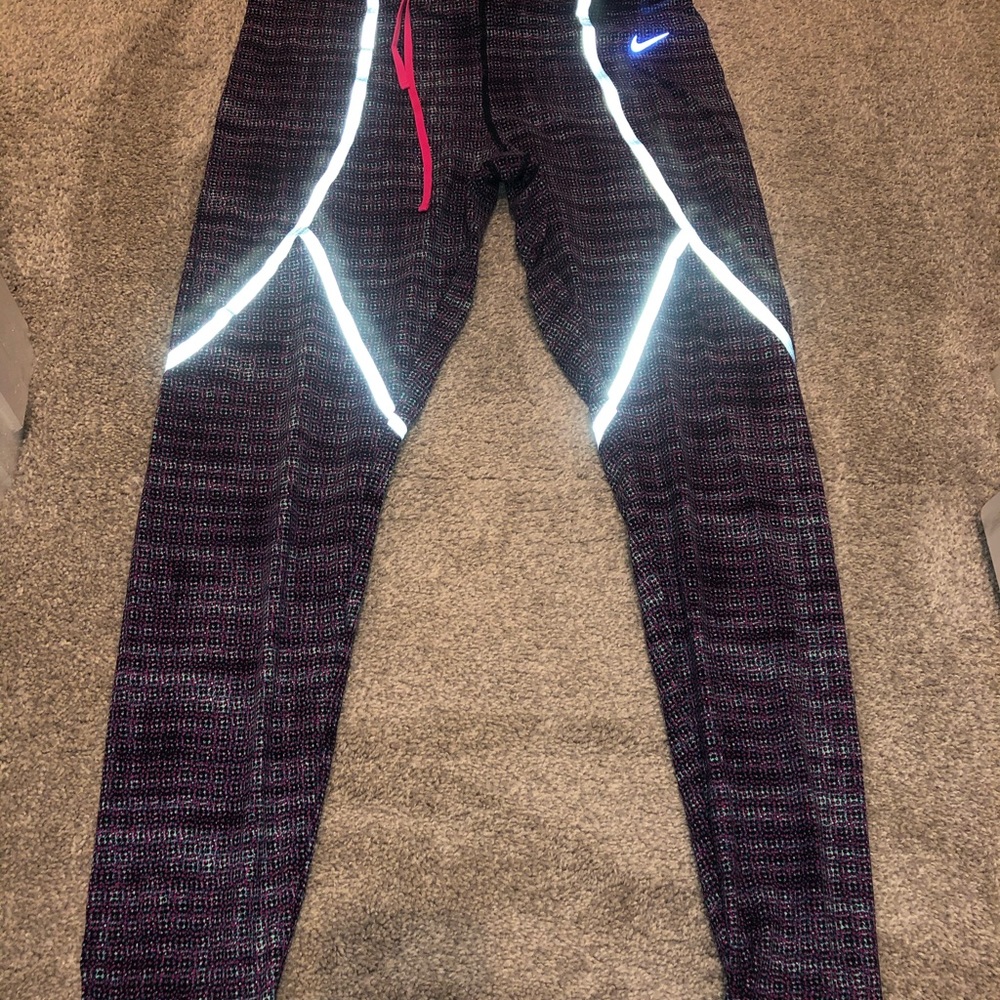 Nike multi colored leggings with a drawstring💕💜